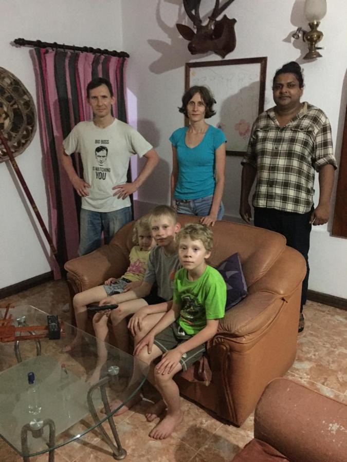 Villa25 Homestay Free Pick Up From The Centre Kandy Exteriör bild
