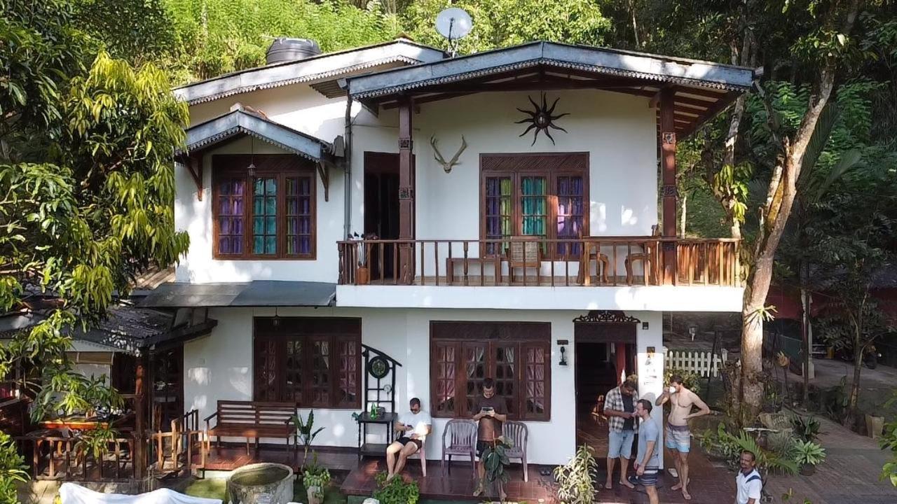 Villa25 Homestay Free Pick Up From The Centre Kandy Exteriör bild