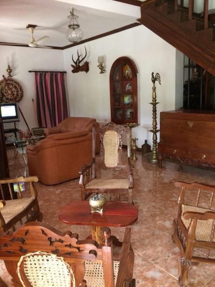 Villa25 Homestay Free Pick Up From The Centre Kandy Exteriör bild